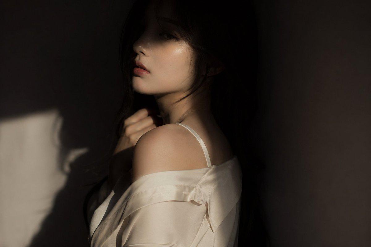 韩国女爱豆窗光编辑风格人像