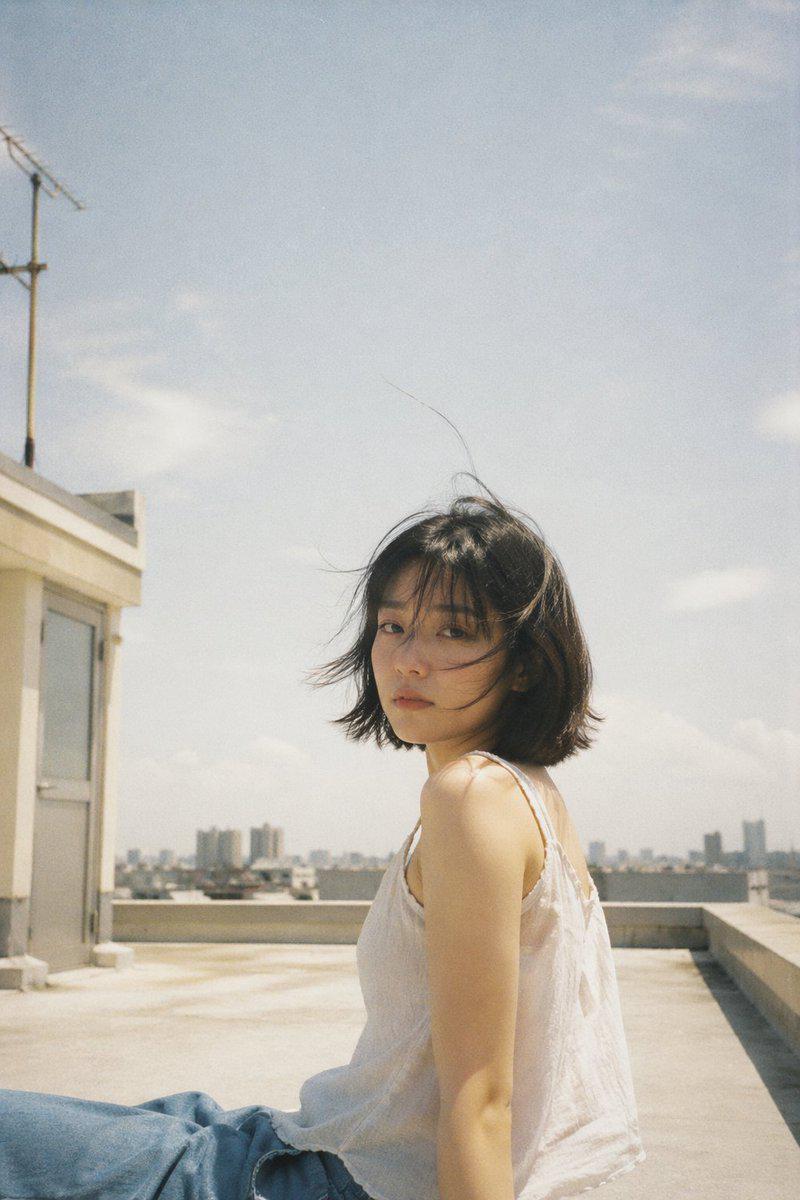 日系负片美学屋顶夏日写真